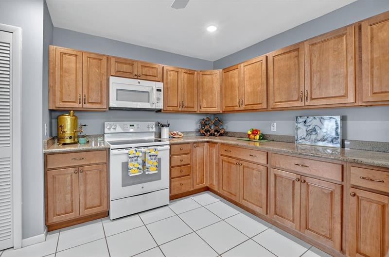 Image 17 of 56 For 3254 Deer Creek Lake Shore Dr  3254