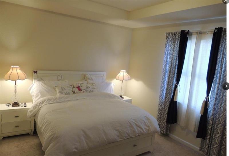 Image 21 of 46 For 8915 35th Ave  8915