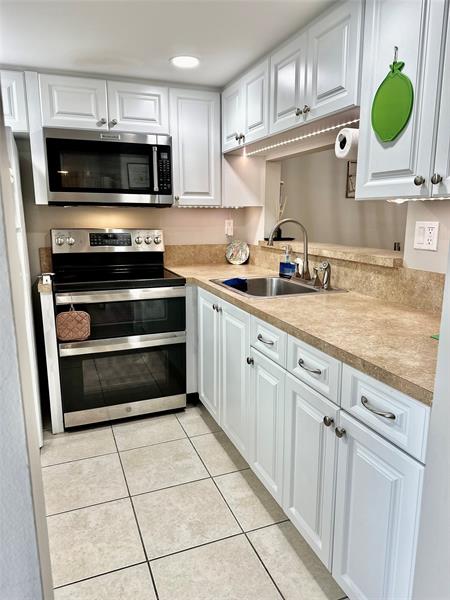 Image 4 of 35 For 9201 Lime Bay Blvd  214