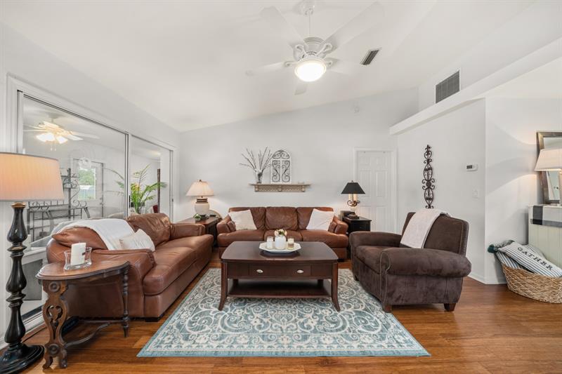 Image 10 of 32 For 609 Limetree Dr