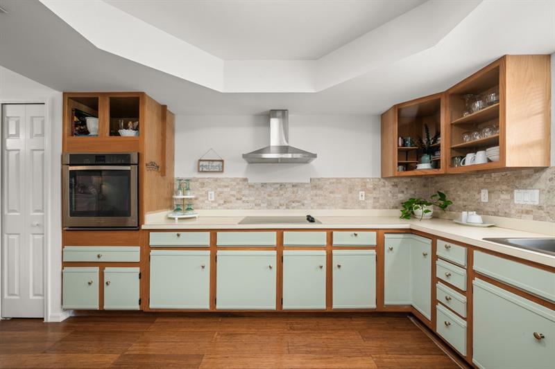 Image 12 of 32 For 609 Limetree Dr