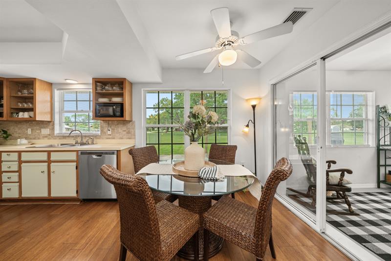 Image 15 of 32 For 609 Limetree Dr