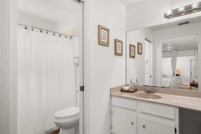 Image 21 of 32 For 609 Limetree Dr