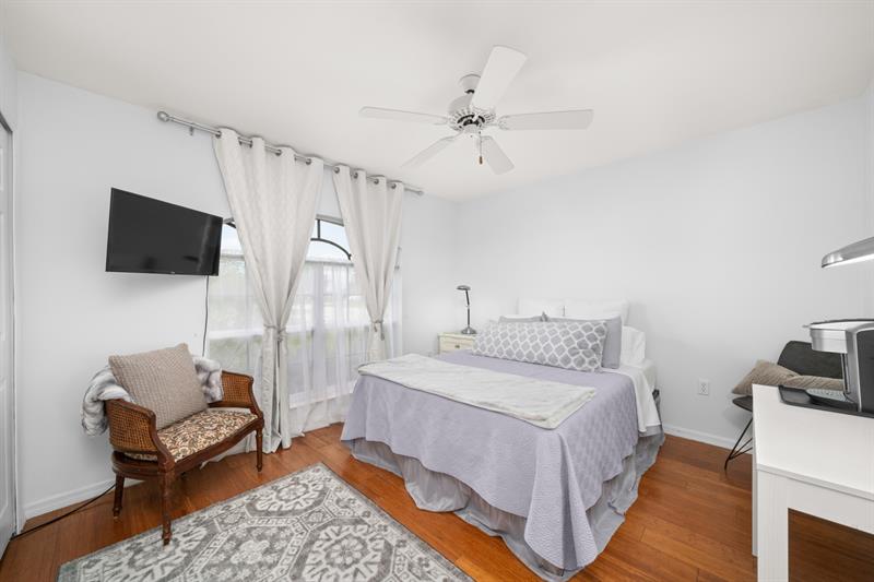 Image 23 of 32 For 609 Limetree Dr