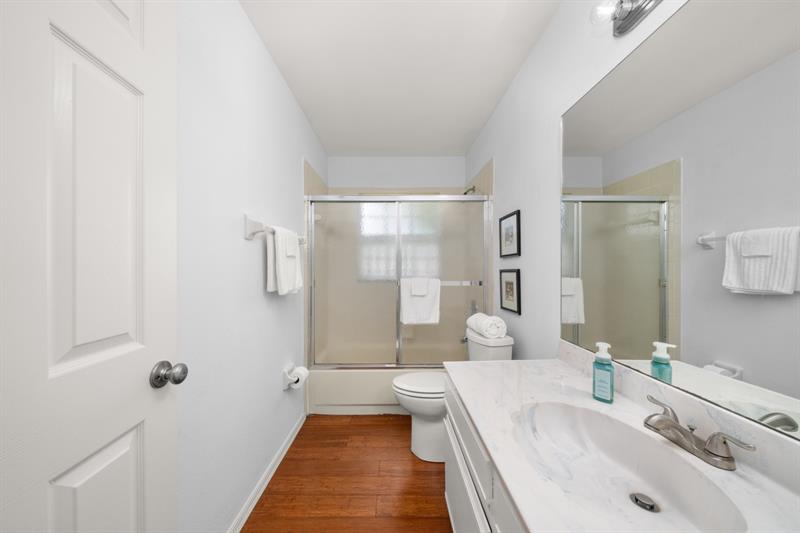 Image 26 of 32 For 609 Limetree Dr