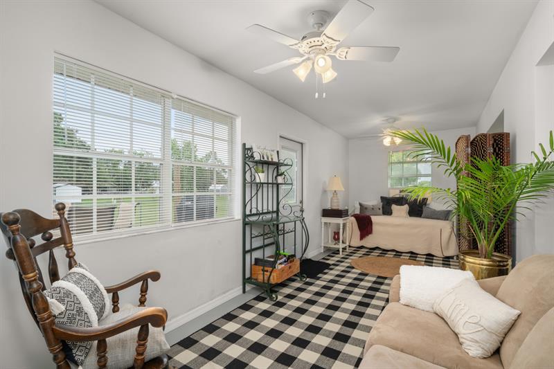 Image 27 of 32 For 609 Limetree Dr