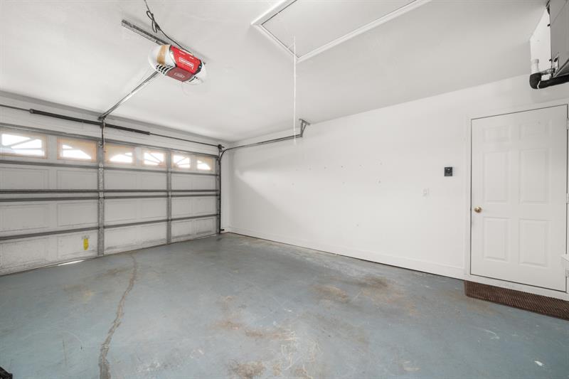 Image 30 of 32 For 609 Limetree Dr