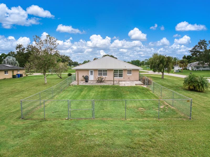 Image 5 of 32 For 609 Limetree Dr