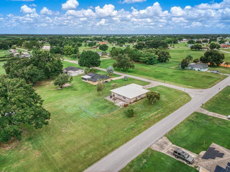 Image 6 of 32 For 609 Limetree Dr