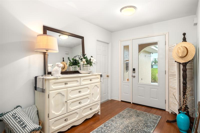 Image 7 of 32 For 609 Limetree Dr