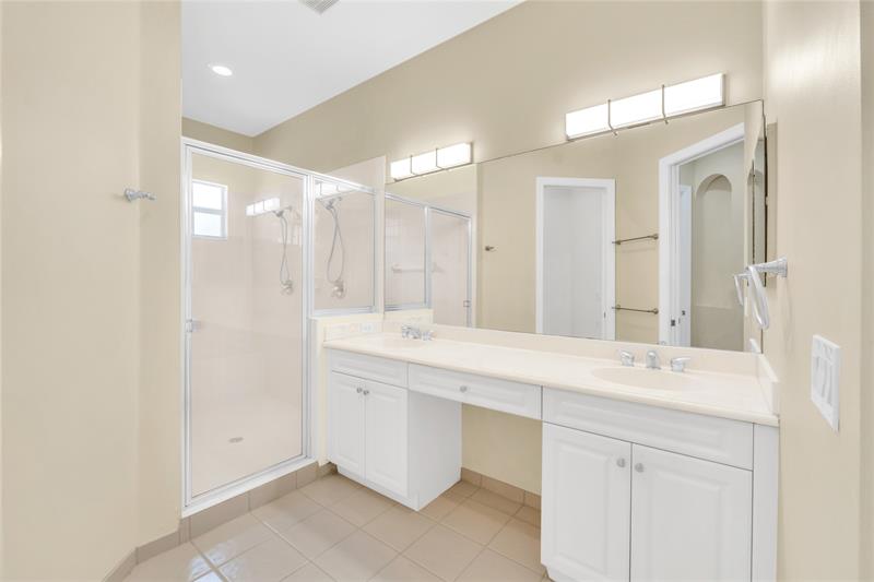 Image 14 of 37 For 8035 127th Ln  3e