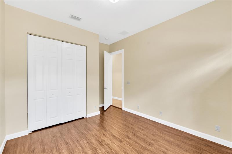 Image 17 of 37 For 8035 127th Ln  3e