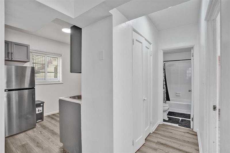 Image 11 of 26 For 6929 Rue Vendome  1