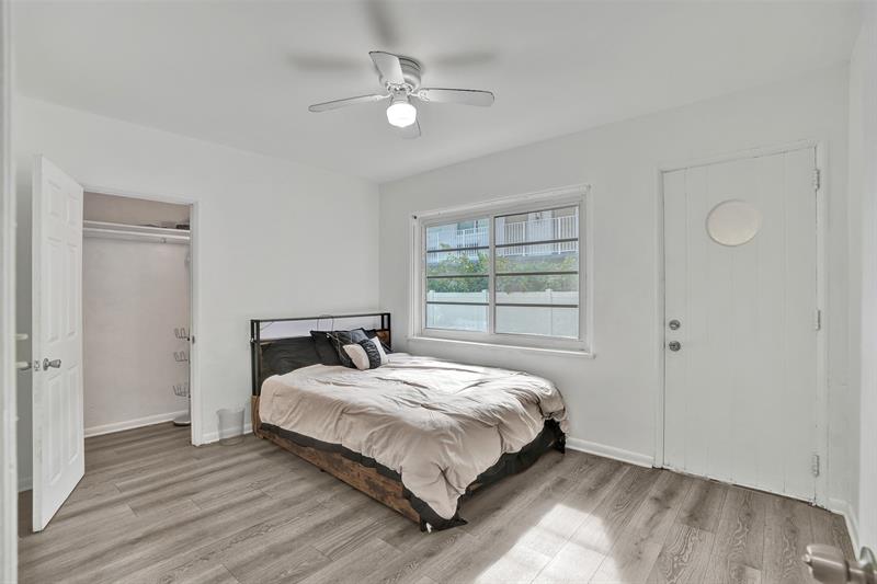 Image 12 of 26 For 6929 Rue Vendome  1