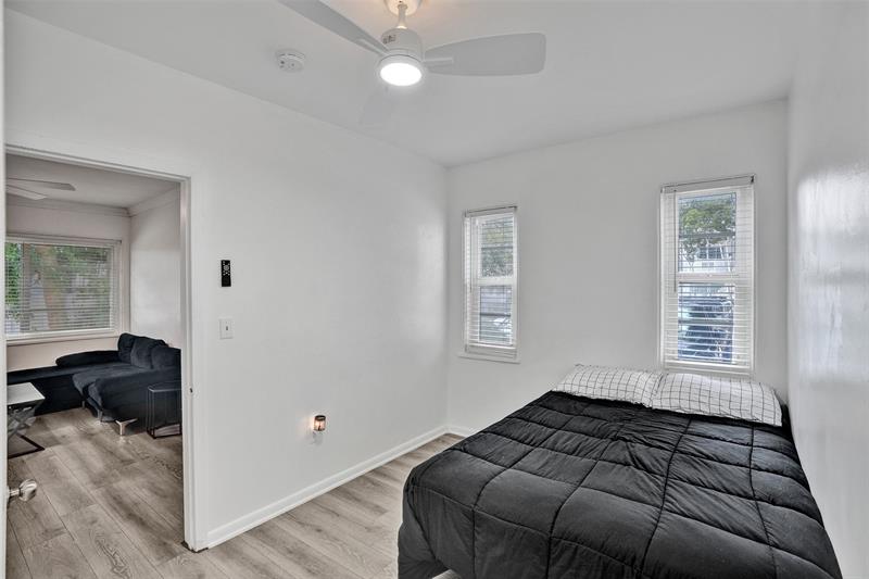 Image 16 of 26 For 6929 Rue Vendome  1