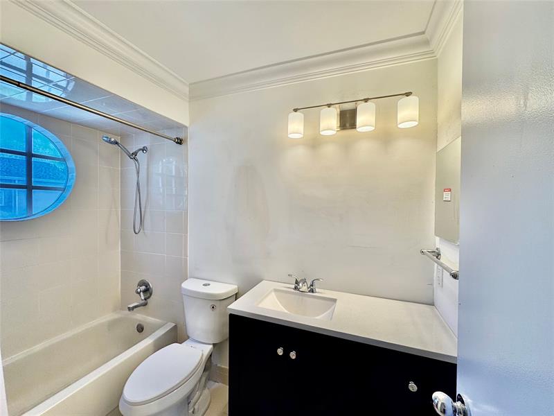 Image 25 of 38 For 5361 Buckhead Cir  2040