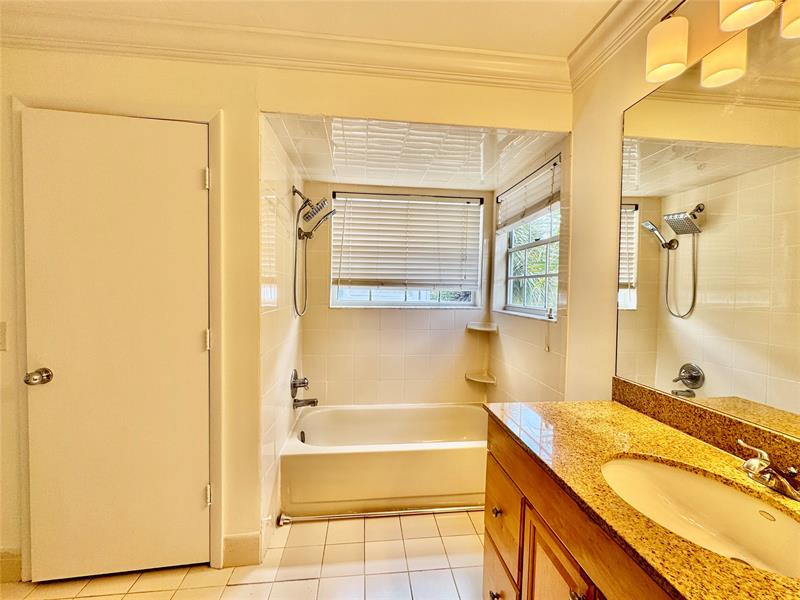 Image 29 of 38 For 5361 Buckhead Cir  2040