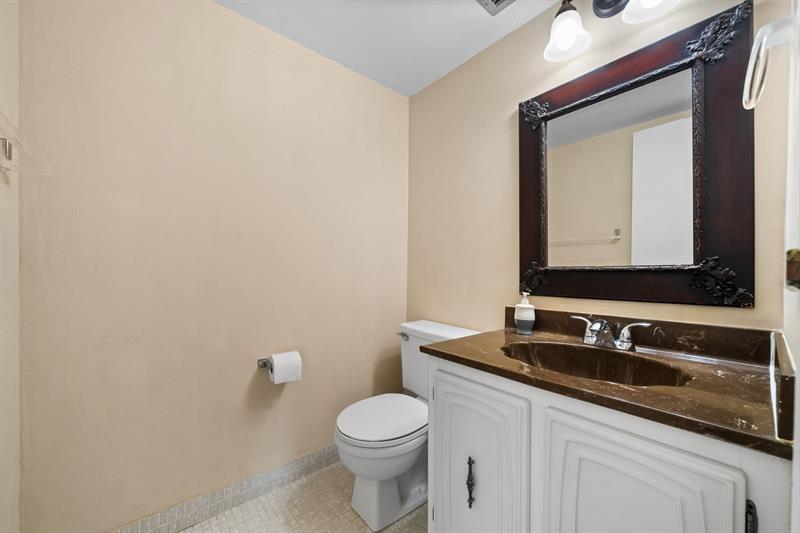 Image 13 of 41 For 800 Parkview Dr  625