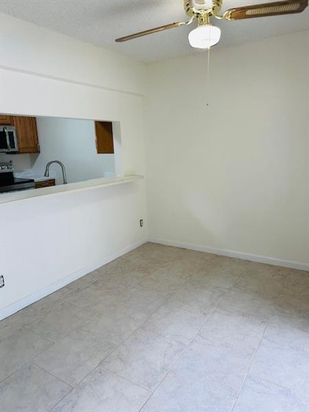 Image 10 of 27 For 5040 Elmhurst Rd  A