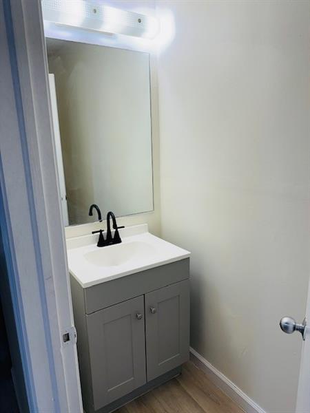 Image 14 of 27 For 5040 Elmhurst Rd  A