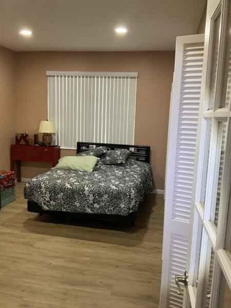 Image 8 of 9 For 11111 Biscayne Blvd  1h