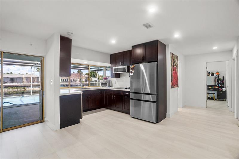 Image 12 of 42 For 6613 Dahlia Dr