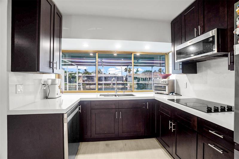 Image 13 of 42 For 6613 Dahlia Dr