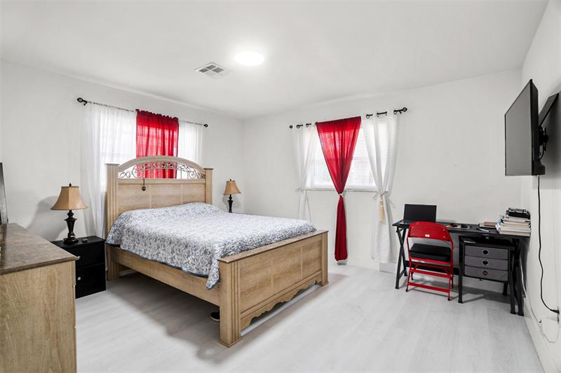 Image 17 of 42 For 6613 Dahlia Dr