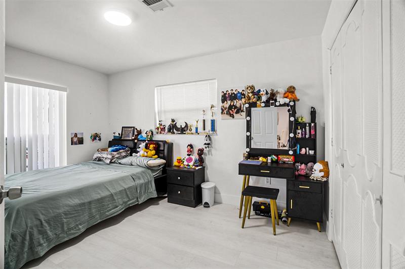 Image 18 of 42 For 6613 Dahlia Dr