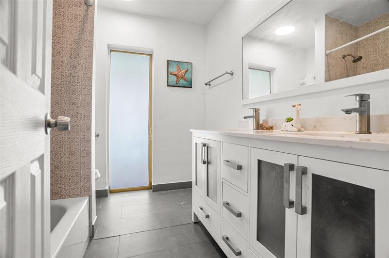 Image 19 of 42 For 6613 Dahlia Dr