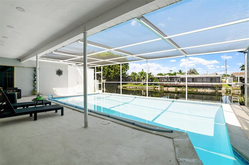 Image 22 of 42 For 6613 Dahlia Dr