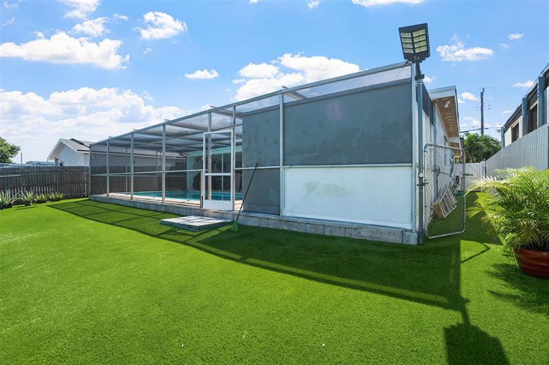 Image 24 of 42 For 6613 Dahlia Dr