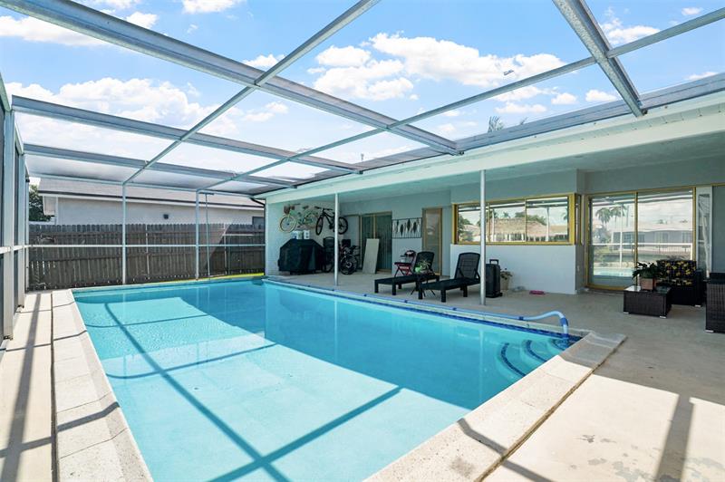 Image 27 of 42 For 6613 Dahlia Dr