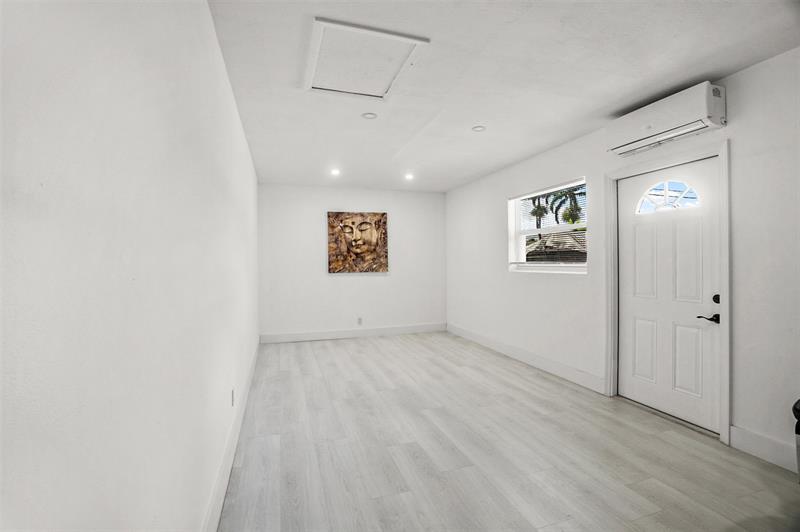 Image 29 of 42 For 6613 Dahlia Dr