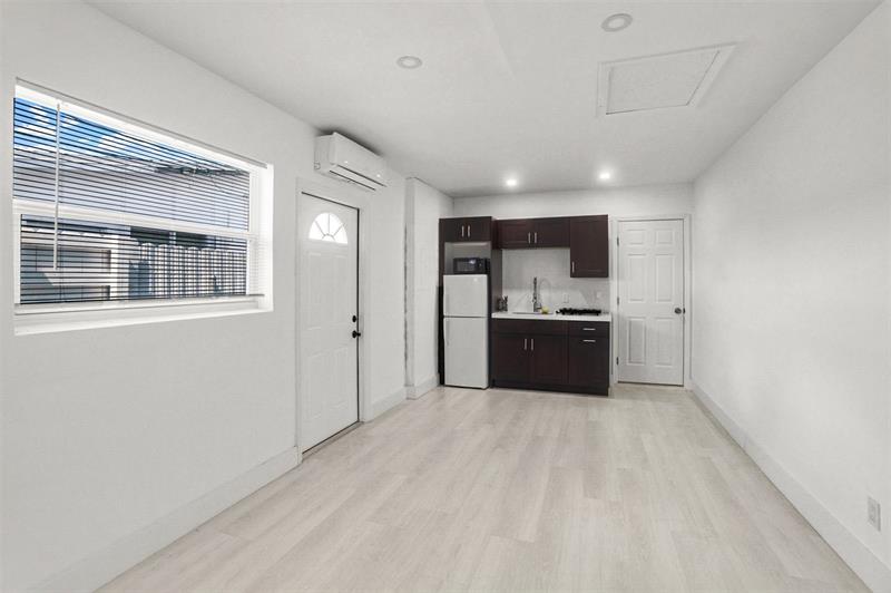 Image 30 of 42 For 6613 Dahlia Dr