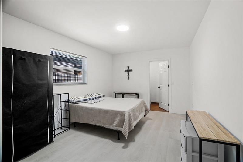 Image 31 of 42 For 6613 Dahlia Dr