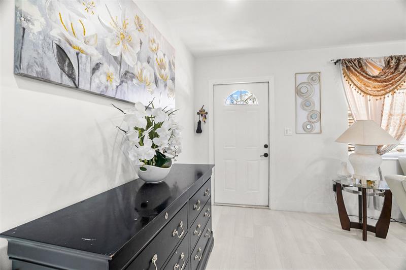 Image 6 of 42 For 6613 Dahlia Dr