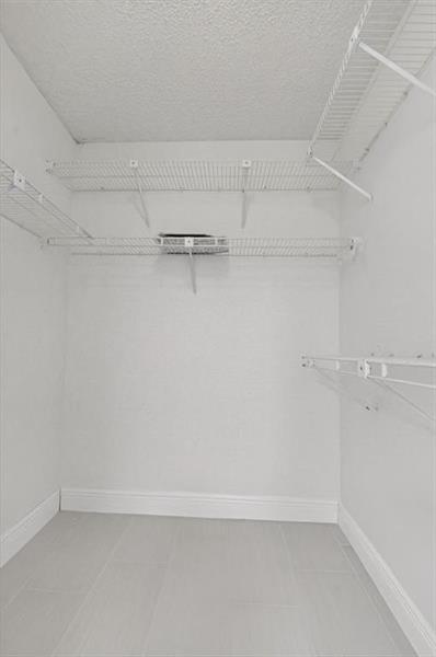 Image 24 of 39 For 5370 Las Verdes Cr  319