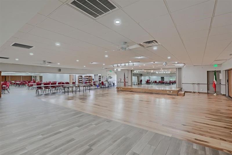 Image 35 of 39 For 5370 Las Verdes Cr  319