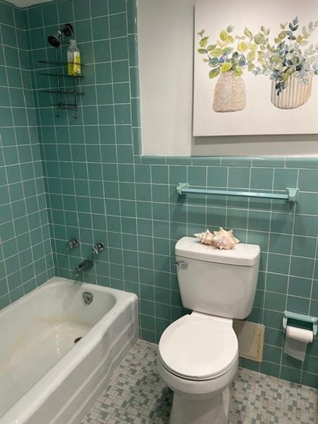 Image 12 of 32 For 4050 Ocean Dr 207