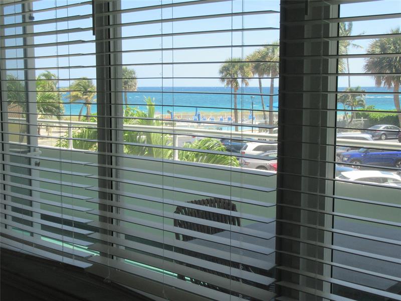 Image 19 of 32 For 4050 Ocean Dr 207