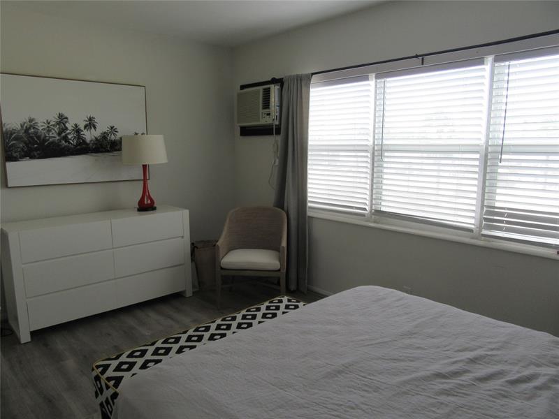 Image 22 of 32 For 4050 Ocean Dr 207