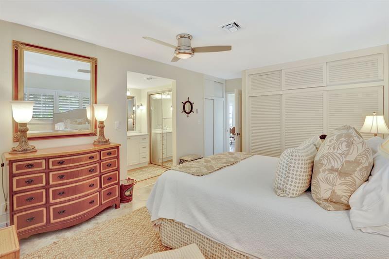 Image 17 of 28 For 2000 Ocean Ln  13