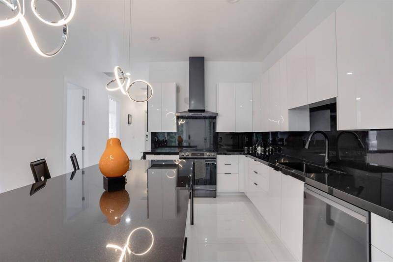 Image 7 of 28 For 2962 10th Ct