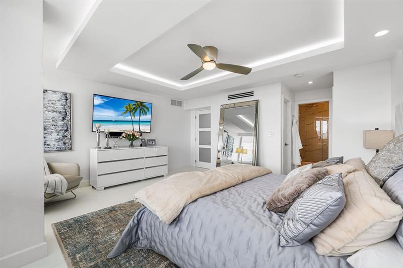 Image 35 of 48 For 545 Fort Lauderdale Beach Blvd  1703 1704