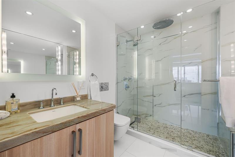 Image 37 of 48 For 545 Fort Lauderdale Beach Blvd  1703 1704