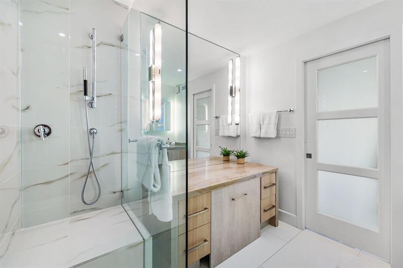 Image 38 of 48 For 545 Fort Lauderdale Beach Blvd  1703 1704