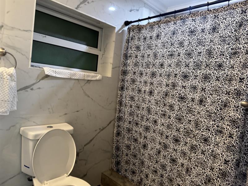 Image 7 of 9 For 240 27th St  