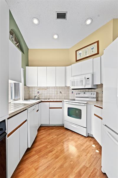 Image 10 of 39 For 1487 Garden Rd