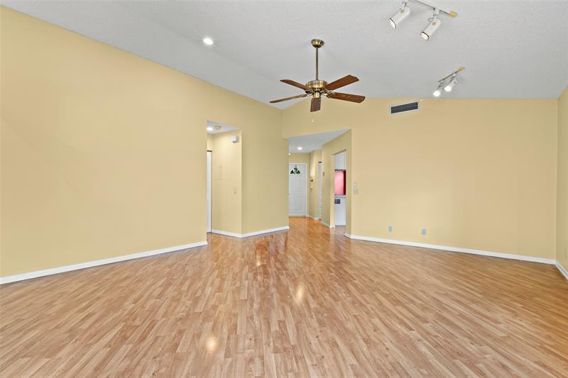 Image 5 of 39 For 1487 Garden Rd